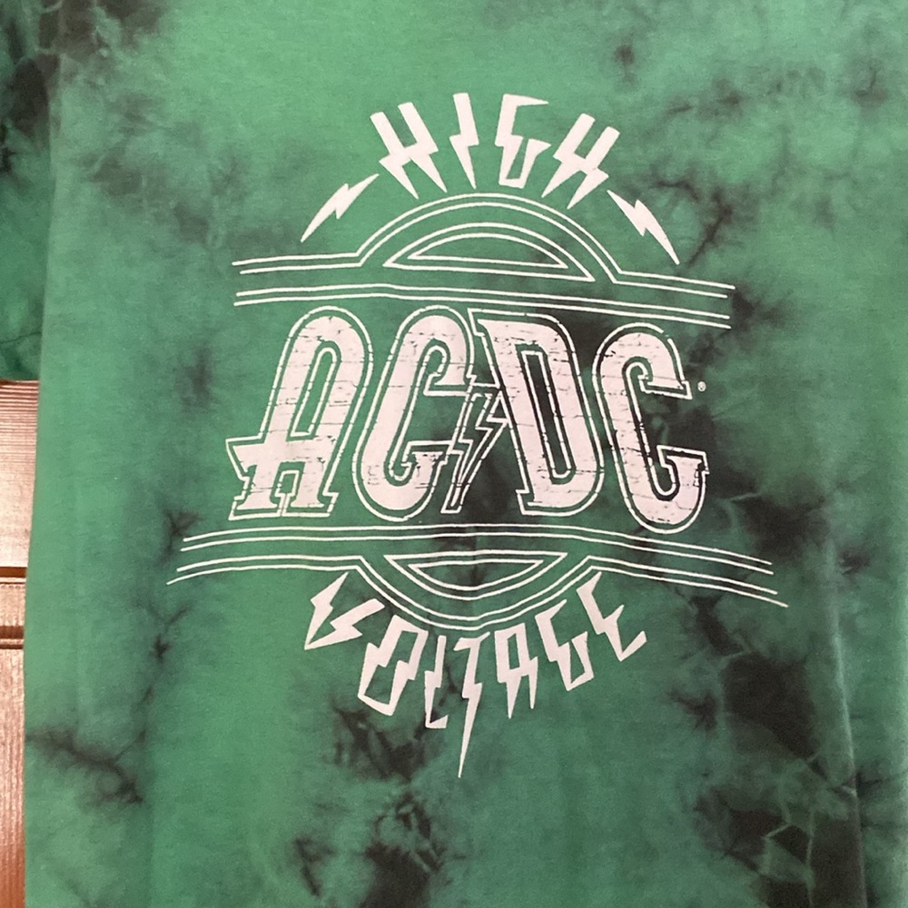 NWT AC/DC High Voltage Band T-shirt - Picture 2 of 5